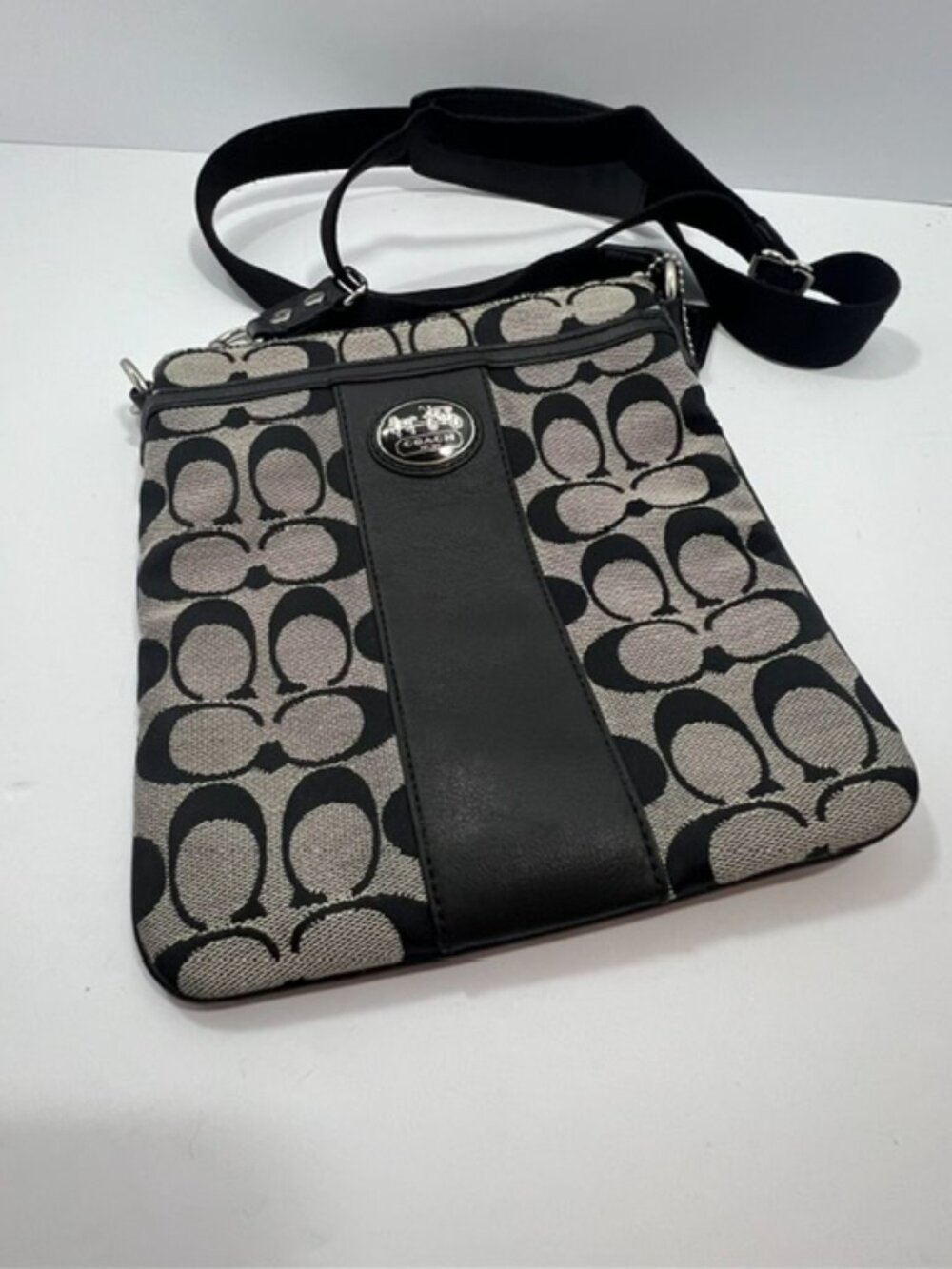 COACH SUTTON SIGNATURE SWINGPACK CROSSBODY GRAY/BLACK JACQUARD 43976 EUC - Picture 6 of 12